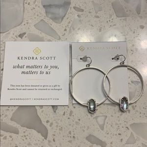Kendra Scott Silver Elora Hoop Earrings!